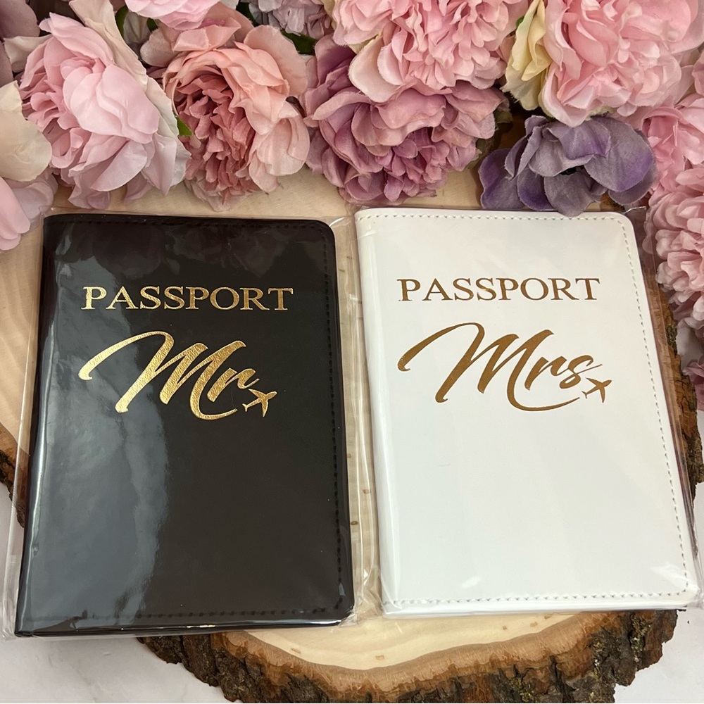 Mr & Mrs Vegan Leather Airplane Passport Cover Holder Case - Picture 12 of 15